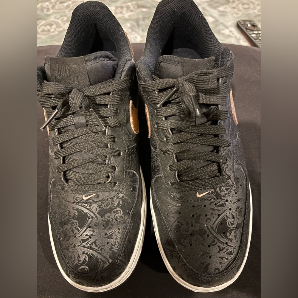 Mens Air Force 1 Low '07 LV8 'Black',size 9